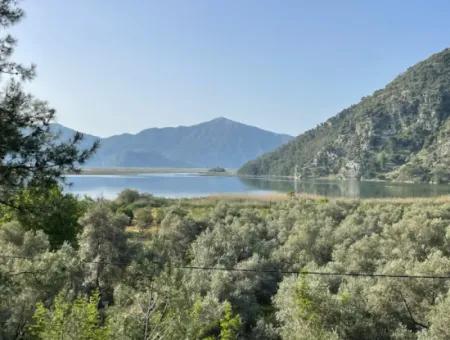 6.821M2 Dorfhaus Zum Verkauf Mit Blick Auf Den Çandir See