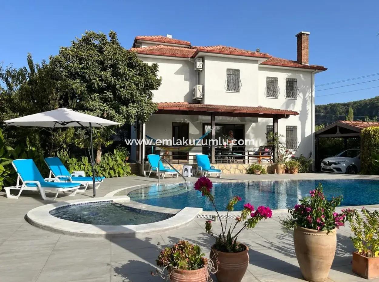 Villa For Sale In Okçular On 1007M2 Plot