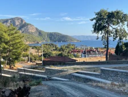 Land For Sale In Ekincik With Sea View 420M2 Zoned